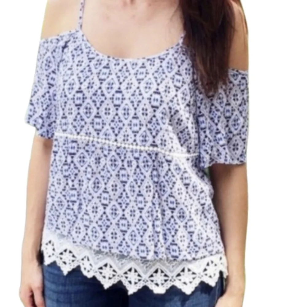 Skies Are Blue Womans Langlock Navy Cold‎ Shoulder Tribal Flowy Top Size Medium